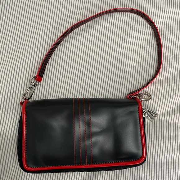 Celine Dion, A New Day, Triple Zip-Around Wristlet/Wallet/Clutch/Shoulder bag - Picture 7 of 10